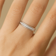 Twisted Elegance 925 Silver Band Ring