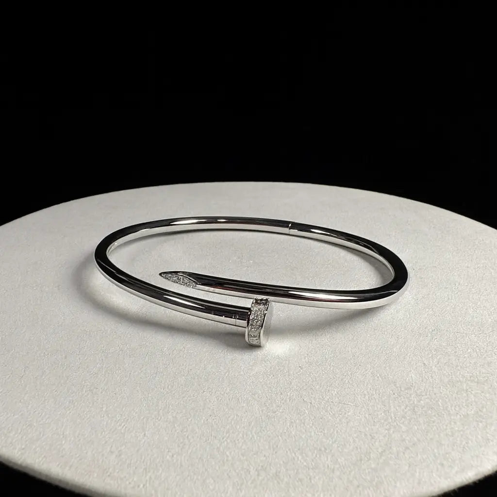 Elegant Nail-Inspired 925 Silver Bangle Mashha