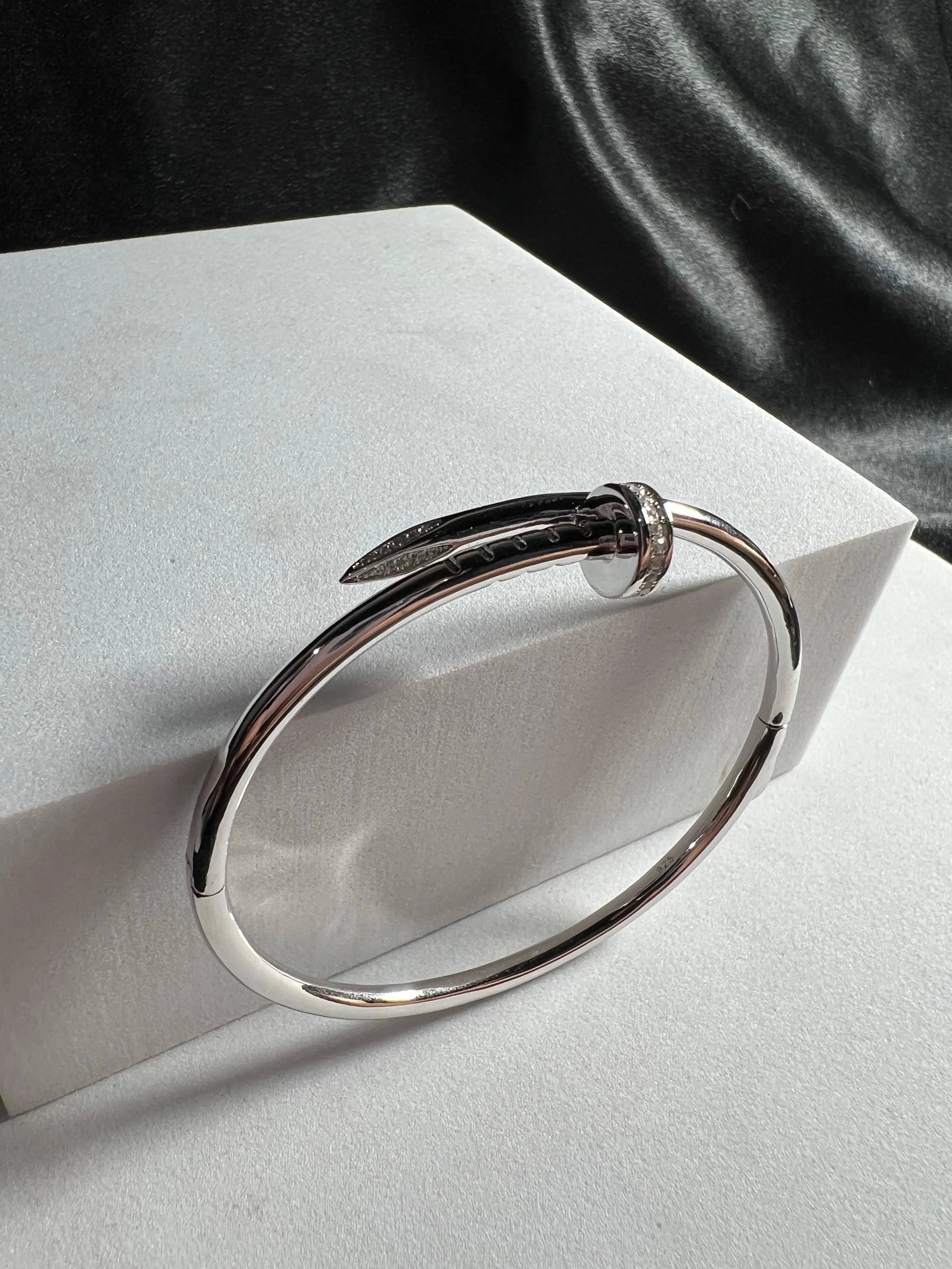 Elegant Nail-Inspired 925 Silver Bangle Mashha