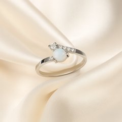 Opal Radiance 925 Silver Ring